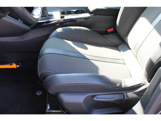 Peugeot 2008 1.2 PureTech GT | Navigatie | Camera | Apple carplay | Full LED | NL auto | Parkeersensoren | ActivLease financial lease