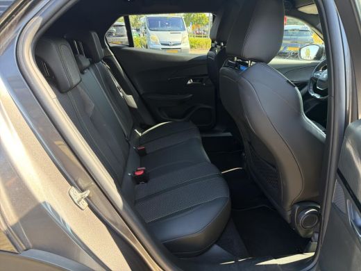 Peugeot 2008 1.2 PureTech GT | Navigatie | Camera | Apple carplay | Full LED | NL auto | Parkeersensoren | ActivLease financial lease