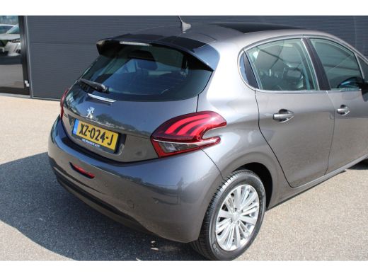 Peugeot 208 1.2 PureTech 110pk Allure | Navigatie | Panoramadak | Apple carplay | Bluetooth | NL auto | 62.00... ActivLease financial lease