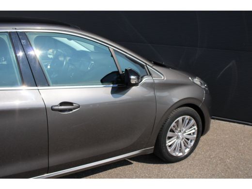 Peugeot 208 1.2 PureTech 110pk Allure | Navigatie | Panoramadak | Apple carplay | Bluetooth | NL auto | 62.00... ActivLease financial lease