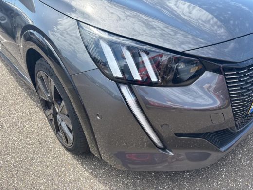 Peugeot 208 1.2 PureTech 130pk EAT8 GT Pack | Automaat | Navigatie | Camera | Panoramadak | Alcantara | Stoel... ActivLease financial lease