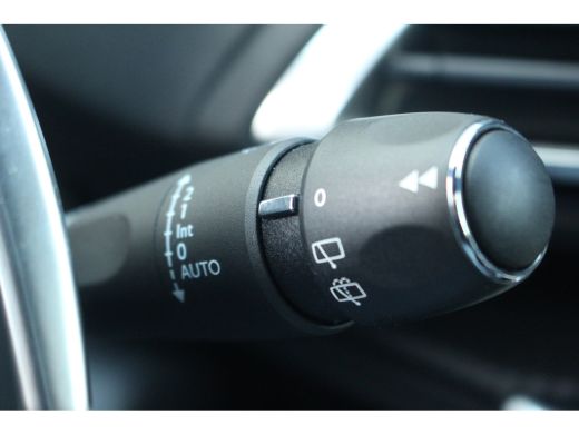 Peugeot 3008 1.6 HYbrid 225 Allure ActivLease financial lease