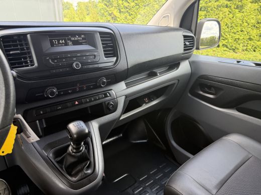 Peugeot Expert 1.5 BlueHDI 100 PK / L2H1 / TREKHAAK / AIRCO / CRUISE / IMPERIAAL / PDC ActivLease financial lease
