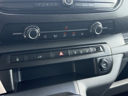 Peugeot Expert 1.5 BlueHDI 100 PK / L2H1 / TREKHAAK / AIRCO / CRUISE / IMPERIAAL / PDC ActivLease financial lease