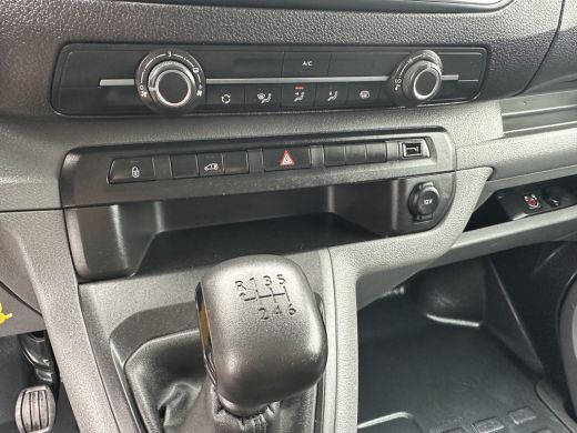 Peugeot Expert 2.0 BlueHDI 123 PK / L2H1 / 1e EIG. / IMPERIAAL / TREKHAAK / AIRCO / CRUISE / CARPLAY ActivLease financial lease