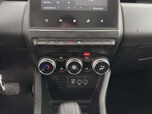 Renault Clio 1.6 E-Tech Hybrid 145 Equilibre (INCL.BTW) Aut. *FULL-LED | COMFORT-SEATS | CARPLAY | KEYLESS | D... ActivLease financial lease