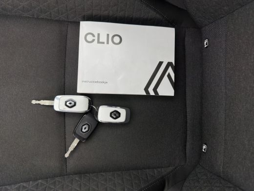 Renault Clio 1.6 E-Tech Hybrid 145 Equilibre (INCL.BTW) Aut. *FULL-LED | COMFORT-SEATS | CARPLAY | KEYLESS | D... ActivLease financial lease