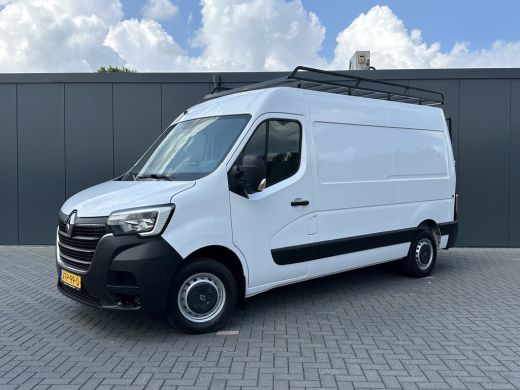Renault Master T35 2.3 dCi 136 PK / L2H2 / 1e EIG. / 67.106 KM / IMPERIAAL / TREKHAAK / NAVI / AIRCO / CRUISE ActivLease financial lease