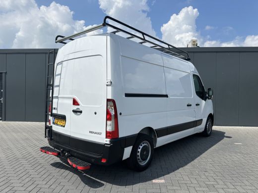 Renault Master T35 2.3 dCi 136 PK / L2H2 / 1e EIG. / 67.106 KM / IMPERIAAL / TREKHAAK / NAVI / AIRCO / CRUISE ActivLease financial lease