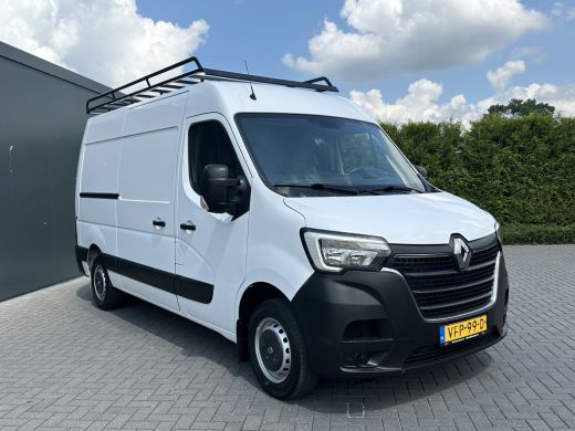 Renault Master T35 2.3 dCi 136 PK / L2H2 / 1e EIG. / 67.106 KM / IMPERIAAL / TREKHAAK / NAVI / AIRCO / CRUISE ActivLease financial lease