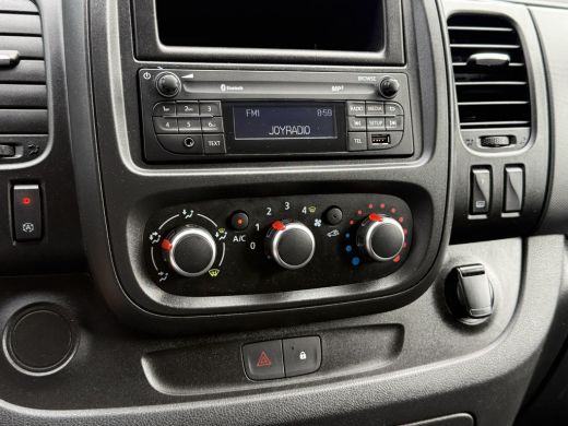 Renault Trafic 2.0 dCi 120 PK / L2H1 / 1e EIG. / AIRCO / CRUISE / PDC / 3-ZITS / LED ActivLease financial lease