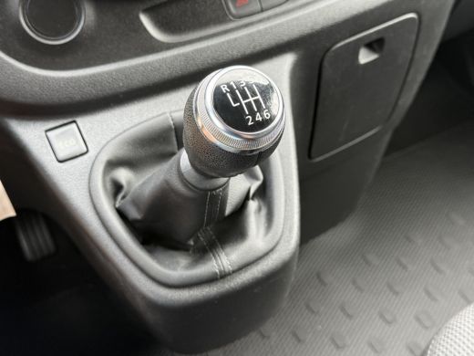 Renault Trafic 2.0 dCi 120 PK / L2H1 / 1e EIG. / AIRCO / CRUISE / PDC / 3-ZITS / LED ActivLease financial lease