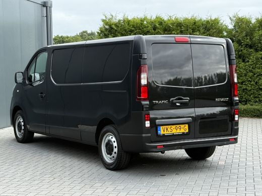 Renault Trafic 2.0 dCi 120 PK / L2H1 / 1e EIG. / AIRCO / CRUISE / PDC / 3-ZITS / LED ActivLease financial lease