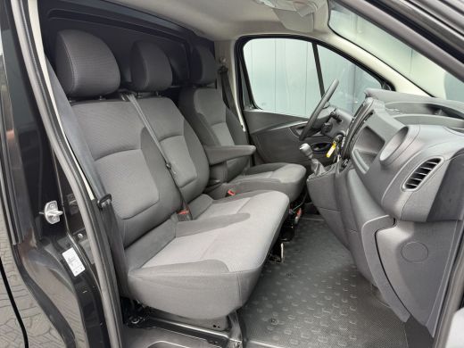 Renault Trafic 2.0 dCi 120 PK / L2H1 / 1e EIG. / AIRCO / CRUISE / PDC / 3-ZITS / LED ActivLease financial lease