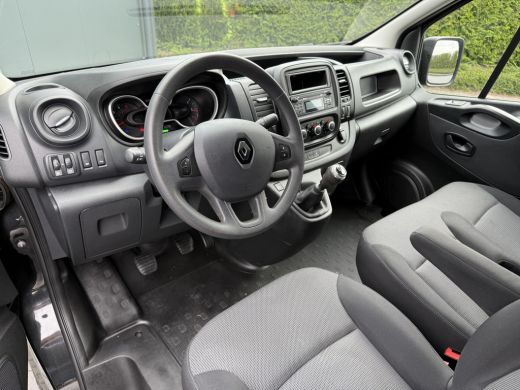 Renault Trafic 2.0 dCi 120 PK / L2H1 / 1e EIG. / AIRCO / CRUISE / PDC / 3-ZITS / LED ActivLease financial lease