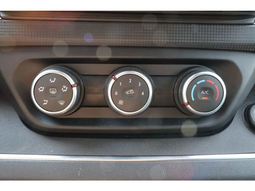 Renault Trafic 2.0 dCi 130pk DC Airco Black Edition Spoilerpakket ActivLease financial lease