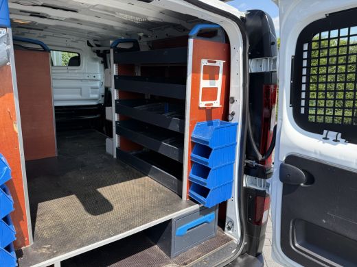 Renault Trafic 2.0 dCi 145 PK / AUTOMAAT / L1H1 / 2x SCHUIFDEUR / INRICHTING / TREKHAAK / IMPERIAAL / 3-ZITS ActivLease financial lease