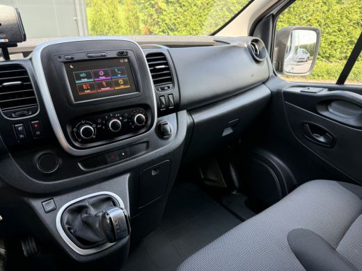 Renault Trafic 2.0 dCi 145 PK / AUTOMAAT / L1H1 / 2x SCHUIFDEUR / INRICHTING / TREKHAAK / IMPERIAAL / 3-ZITS ActivLease financial lease