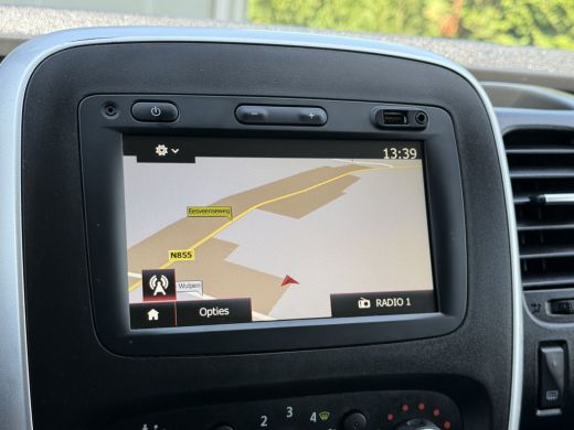 Renault Trafic 2.0 dCi 145 PK / AUTOMAAT / L1H1 / 2x SCHUIFDEUR / INRICHTING / TREKHAAK / IMPERIAAL / 3-ZITS ActivLease financial lease