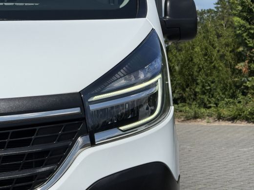 Renault Trafic 2.0 dCi 145 PK / AUTOMAAT / L1H1 / 2x SCHUIFDEUR / INRICHTING / TREKHAAK / IMPERIAAL / 3-ZITS ActivLease financial lease