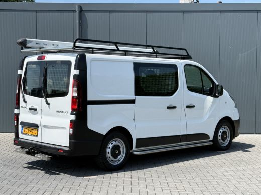 Renault Trafic 2.0 dCi 145 PK / AUTOMAAT / L1H1 / 2x SCHUIFDEUR / INRICHTING / TREKHAAK / IMPERIAAL / 3-ZITS ActivLease financial lease