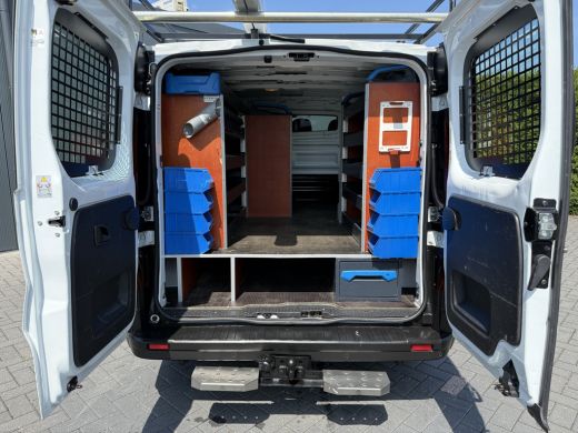 Renault Trafic 2.0 dCi 145 PK / AUTOMAAT / L1H1 / 2x SCHUIFDEUR / INRICHTING / TREKHAAK / IMPERIAAL / 3-ZITS ActivLease financial lease