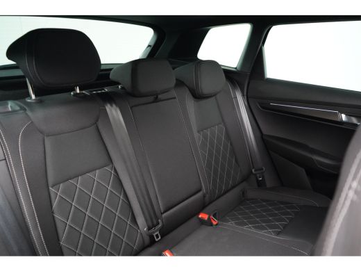 Skoda Karoq 1.5 TSI 150PK DSG-7 Sportline PANORAMADAK | NAVIGATIE | STOELVERW. | 360 CAMERA | 19 INCH | STOEL... ActivLease financial lease