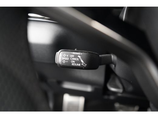 Skoda Karoq 1.5 TSI 150PK DSG-7 Sportline PANORAMADAK | NAVIGATIE | STOELVERW. | 360 CAMERA | 19 INCH | STOEL... ActivLease financial lease