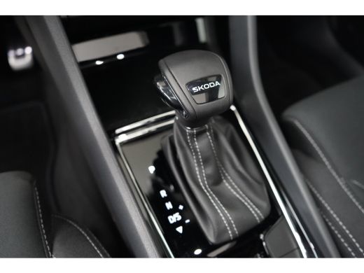 Skoda Karoq 1.5 TSI 150PK DSG-7 Sportline PANORAMADAK | NAVIGATIE | STOELVERW. | 360 CAMERA | 19 INCH | STOEL... ActivLease financial lease