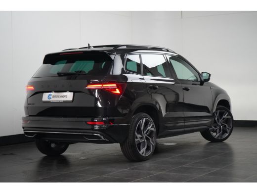 Skoda Karoq 1.5 TSI 150PK DSG-7 Sportline PANORAMADAK | NAVIGATIE | STOELVERW. | 360 CAMERA | 19 INCH | STOEL... ActivLease financial lease