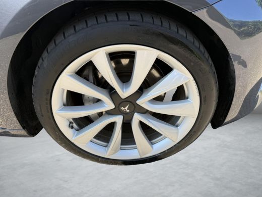 Tesla Model 3 Long Range AWD 75 kWh SOH 86,8% / 19'' Lichtmetalen Velgen ( &euro; 1.700 ) / Autopilot  /3 Fase / Ada... ActivLease financial lease