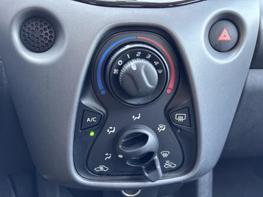 Toyota Aygo 1.0 VVT-i x-play | Carplay/Androidauto | Achteruitrij camera | Airco | ActivLease financial lease