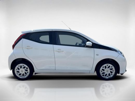 Toyota Aygo 1.0 VVT-i x-play | Carplay/Androidauto | Achteruitrij camera | Airco | ActivLease financial lease