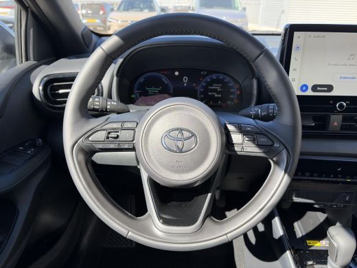 Toyota Yaris 1.5 Hybrid 130 Executive ActivLease financial lease