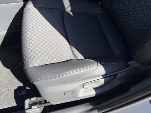 Toyota Yaris 1.5 Hybrid 130 Executive ActivLease financial lease