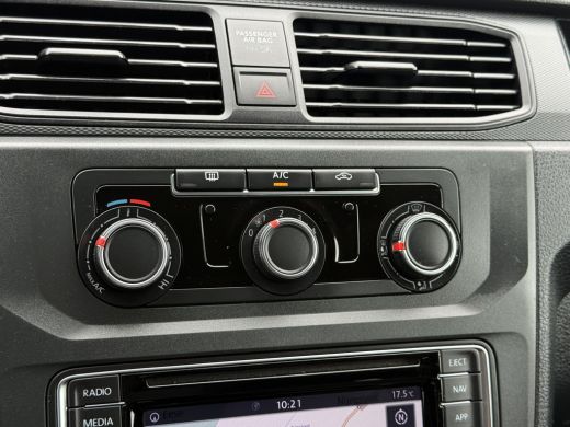 Volkswagen Caddy 1.4 TSI 131 PK BENZINE AUTOMAAT !! / BPM VRIJ / IMPERIAAL / TREKHAAK / INRICHTING / NAVI / AIRCO ... ActivLease financial lease