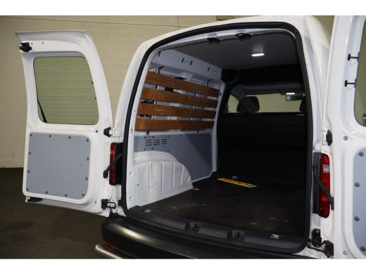 Volkswagen Caddy 2.0 TDI L1H1 102pk Navigatie ActivLease financial lease