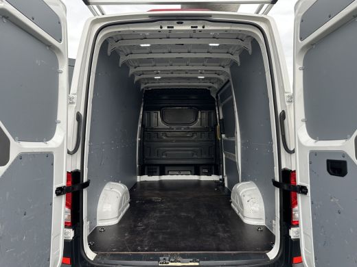 Volkswagen Crafter 2.0 TDI / L3H3 / 1e EIG. / IMPERIAAL + LADDER / TREKHAAK / AIRCO / CRUISE / BIJRIJDERSBANK ActivLease financial lease