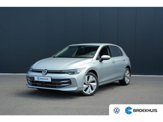 Volkswagen Golf 1.5 eHybrid Life Edition | ErgoActive Massage | Leder / Alcantara | Camera ActivLease financial lease