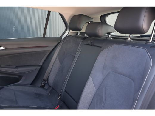 Volkswagen Golf 1.5 eHybrid Life Edition | ErgoActive Massage | Leder / Alcantara | Camera ActivLease financial lease