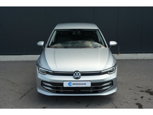 Volkswagen Golf 1.5 eHybrid Life Edition | ErgoActive Massage | Leder / Alcantara | Camera ActivLease financial lease