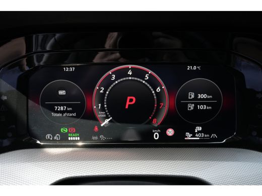 Volkswagen Golf 1.5 eHybrid Life Edition | ErgoActive Massage | Leder / Alcantara | Camera ActivLease financial lease