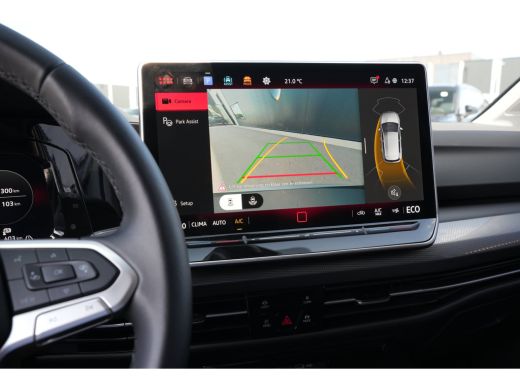 Volkswagen Golf 1.5 eHybrid Life Edition | ErgoActive Massage | Leder / Alcantara | Camera ActivLease financial lease