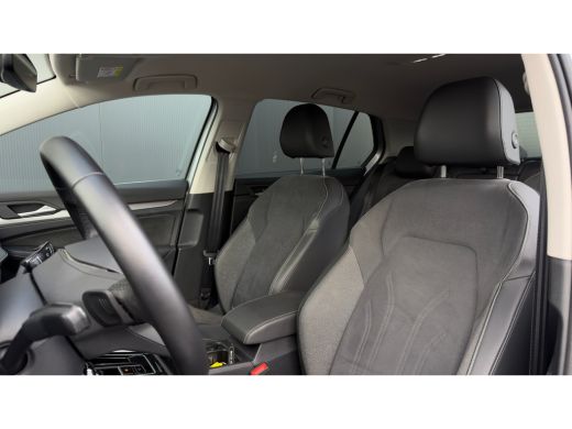 Volkswagen Golf 1.5 eHybrid Life Edition | ErgoActive Massage | Leder / Alcantara | Camera ActivLease financial lease