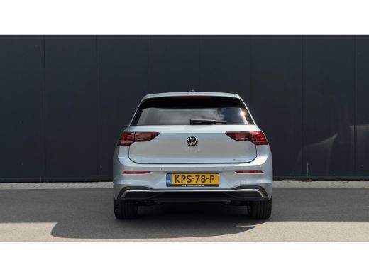 Volkswagen Golf 1.5 eHybrid Life Edition | ErgoActive Massage | Leder / Alcantara | Camera ActivLease financial lease
