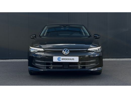 Volkswagen Golf 1.5 eHybrid Life Edition | ErgoActive Massage | Leder / Alcantara | Camera ActivLease financial lease