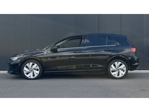 Volkswagen Golf 1.5 eHybrid Life Edition | ErgoActive Massage | Leder / Alcantara | Camera ActivLease financial lease