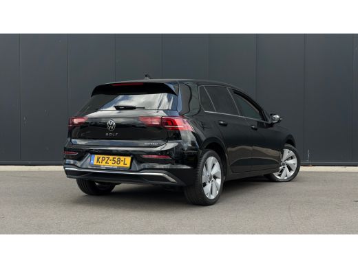 Volkswagen Golf 1.5 eHybrid Life Edition | ErgoActive Massage | Leder / Alcantara | Camera ActivLease financial lease