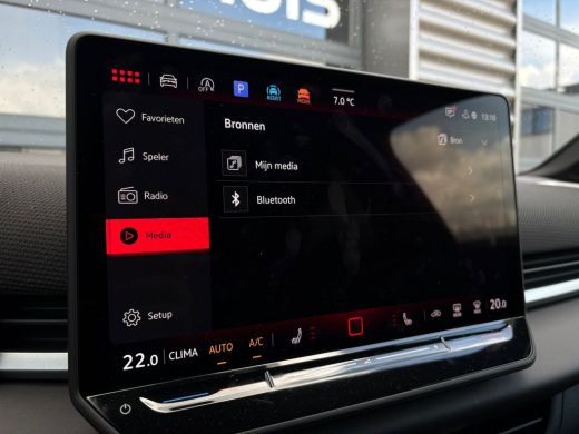 Volkswagen T-Roc R-Line First Edition | 'App-Connect' draadloze smartphone integratie | 30,5 cm display met 2D en ... ActivLease financial lease