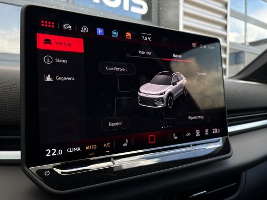 Volkswagen T-Roc R-Line First Edition | 'App-Connect' draadloze smartphone integratie | 30,5 cm display met 2D en ... ActivLease financial lease